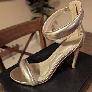 Brand New AKIRA Elegant Gold High Heels